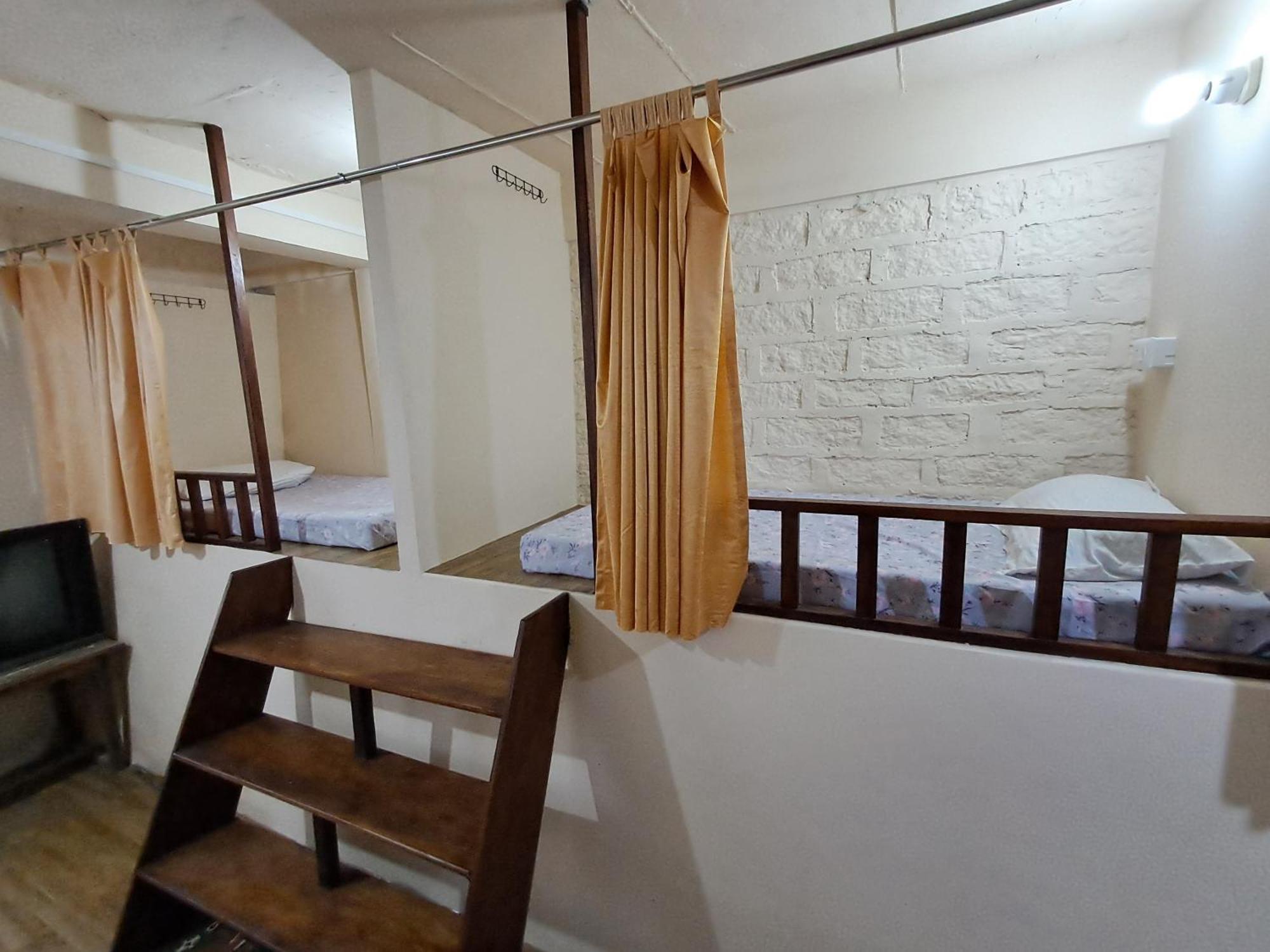 Dormitories/Hosteller, Giftland Homestay Āīzawl Exterior foto