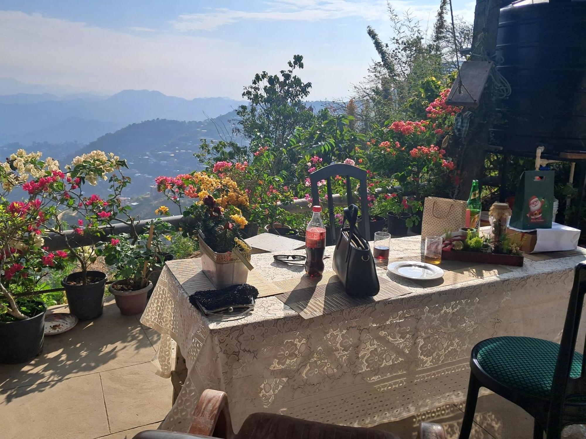 Dormitories/Hosteller, Giftland Homestay Āīzawl Exterior foto