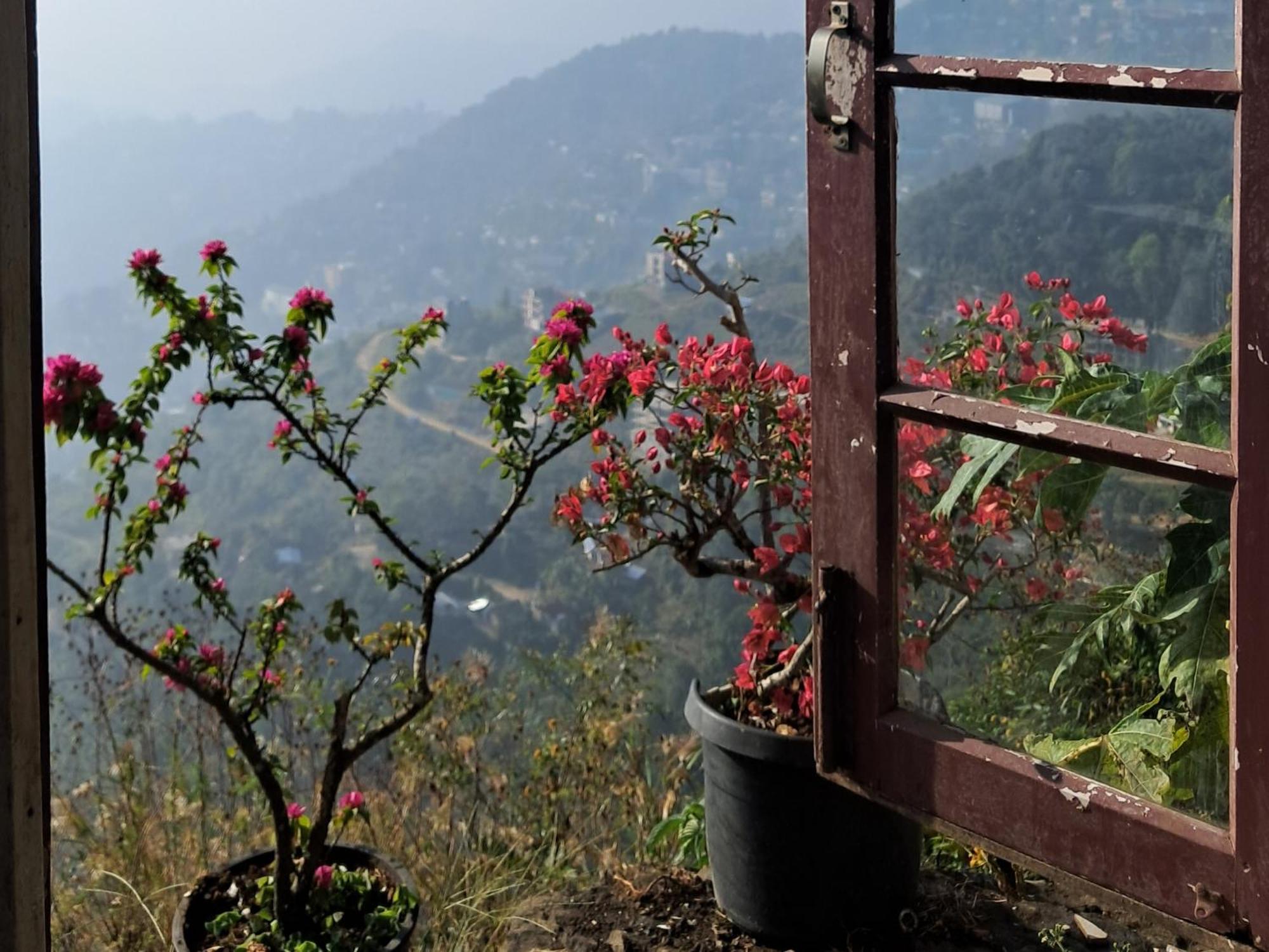 Dormitories/Hosteller, Giftland Homestay Āīzawl Exterior foto